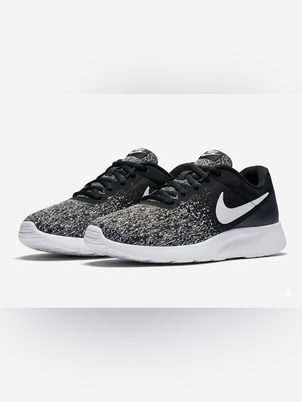 Nike Free RN Flyknit “Oreo